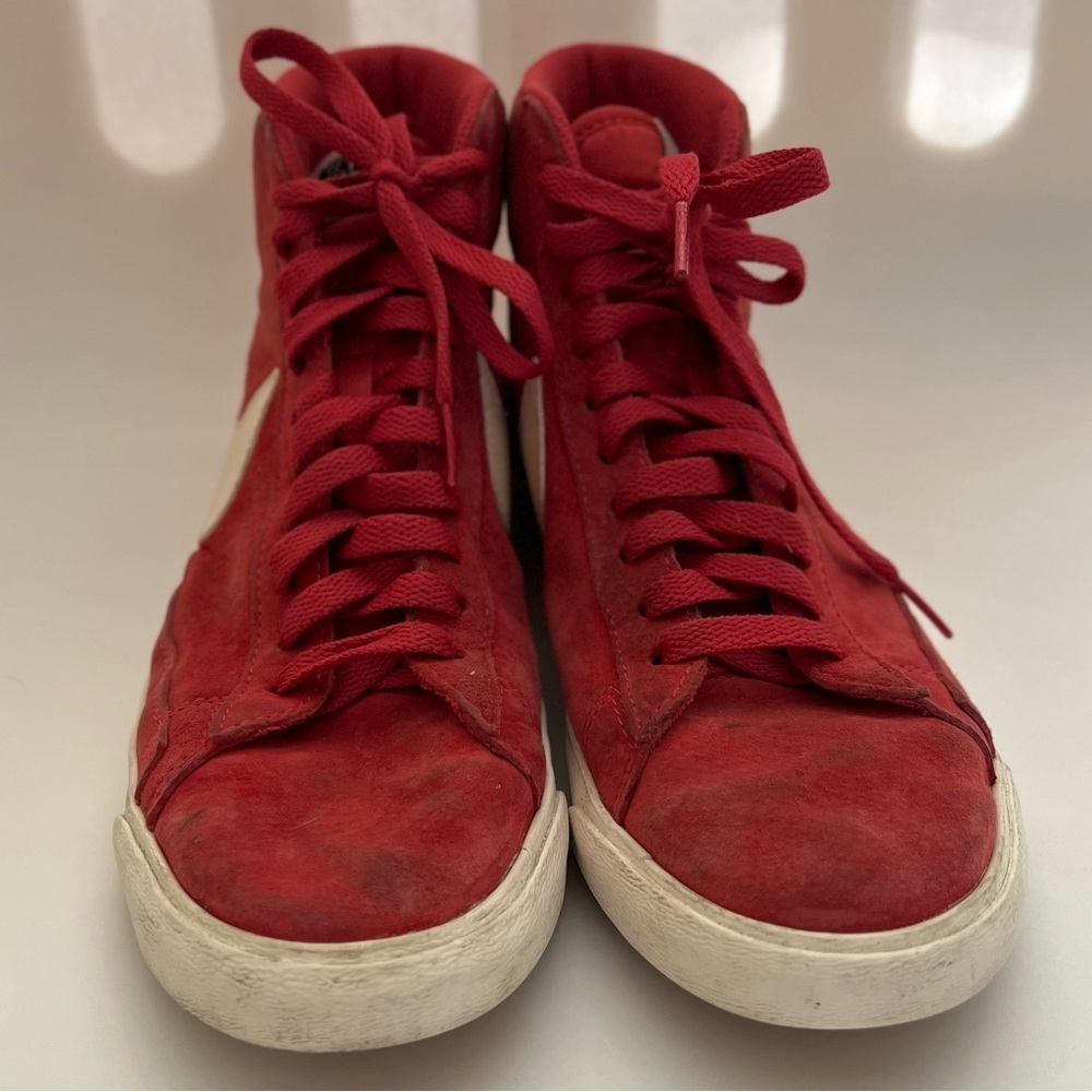 NIKE Womens Size 9 Blazer Mid Vntg 917862-602 Suede Lace Up Red Sneakers 2017 - Picture 3 of 6